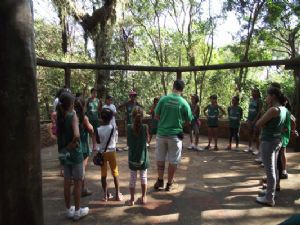 Projeto Gente Feliz da Unimed Ourinhos integra alunas e passa noções básicas de preservação ambiental.